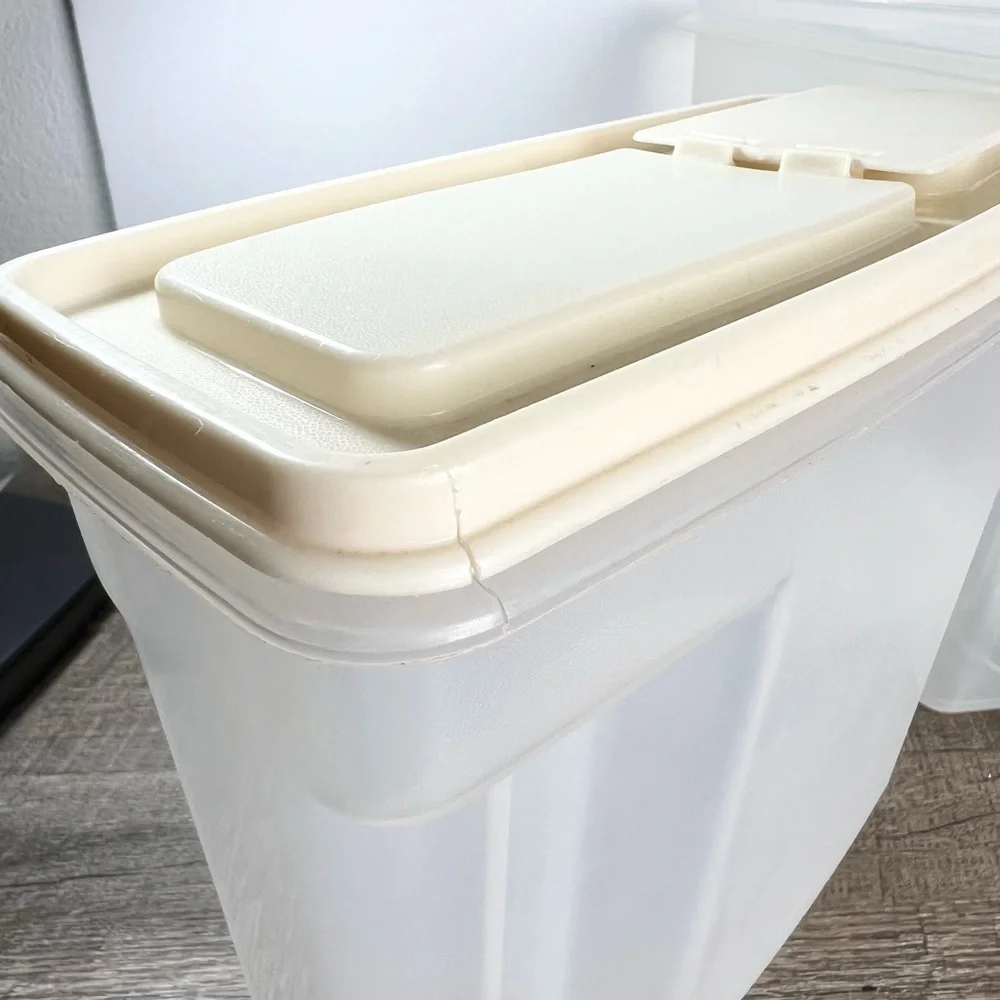 Vintage Rubbermaid cereal storage containers two sizes‎ almond lids